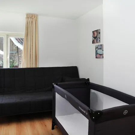 Comfortable Holiday In With Fenced Garden *